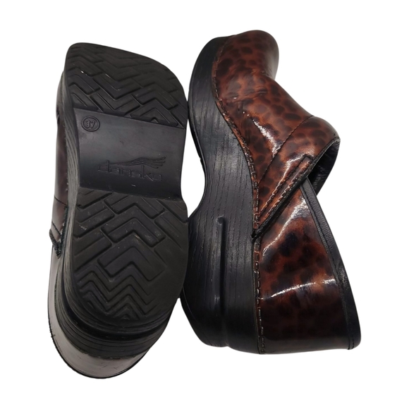 Dansko Women's Professional Leopard Print Clog Tortoise Shell Patent 6.5-7 - Picture 8 of 12